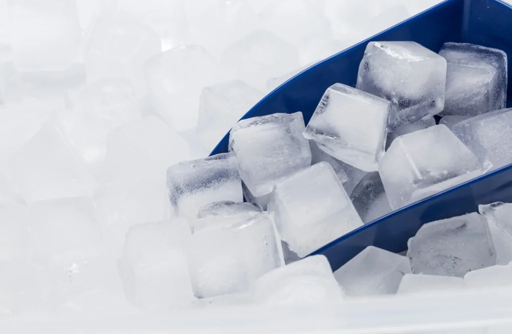 Cubed-Ice-Maker